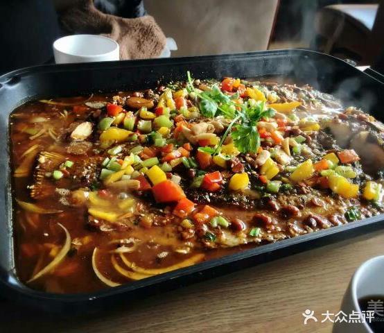 牛师傅烤鱼麻辣香锅(滦南店)