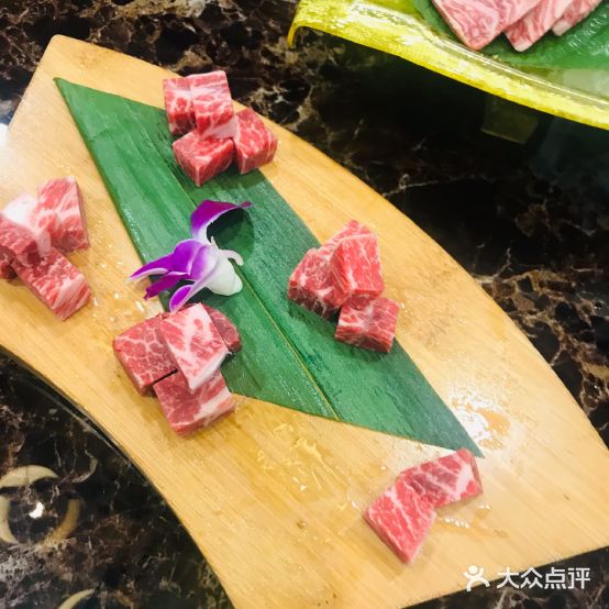 大庆和牛靠肉火锅(金融官邸店)