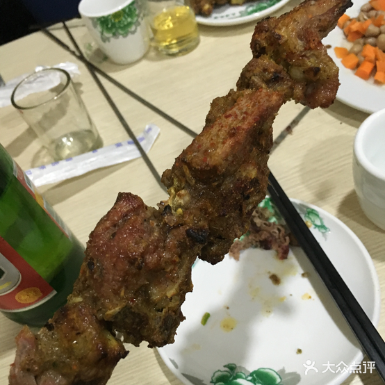 杨三烧烤囊肯肉架子肉(嵩山街店)