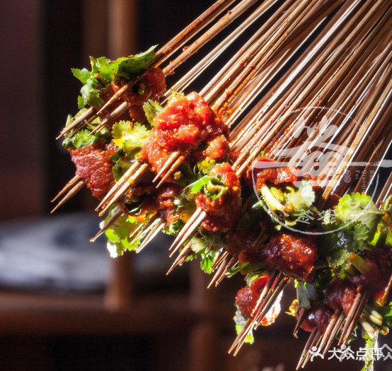 让签签飞小菌肝串串香(高新旗舰店)