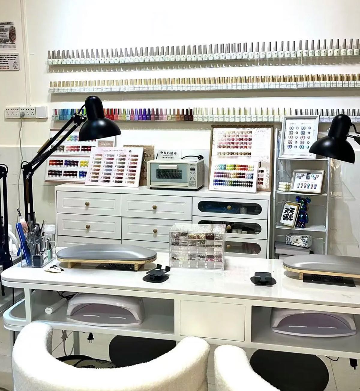 绿宝瓶光疗美甲