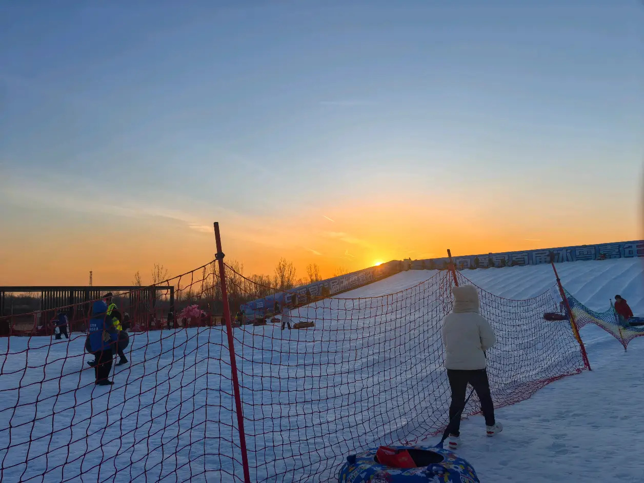 飘雪音乐节冰雪大世界