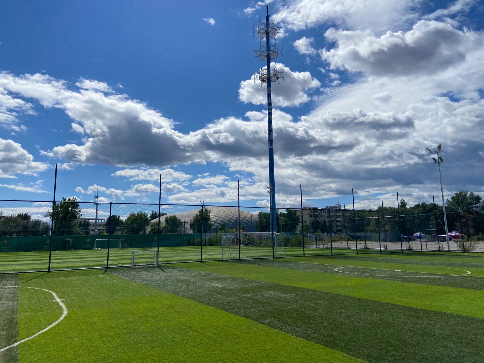 绿茵荣耀体育综合训练中心