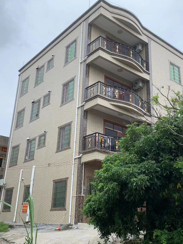 巴布几内湾架海海滩民宿