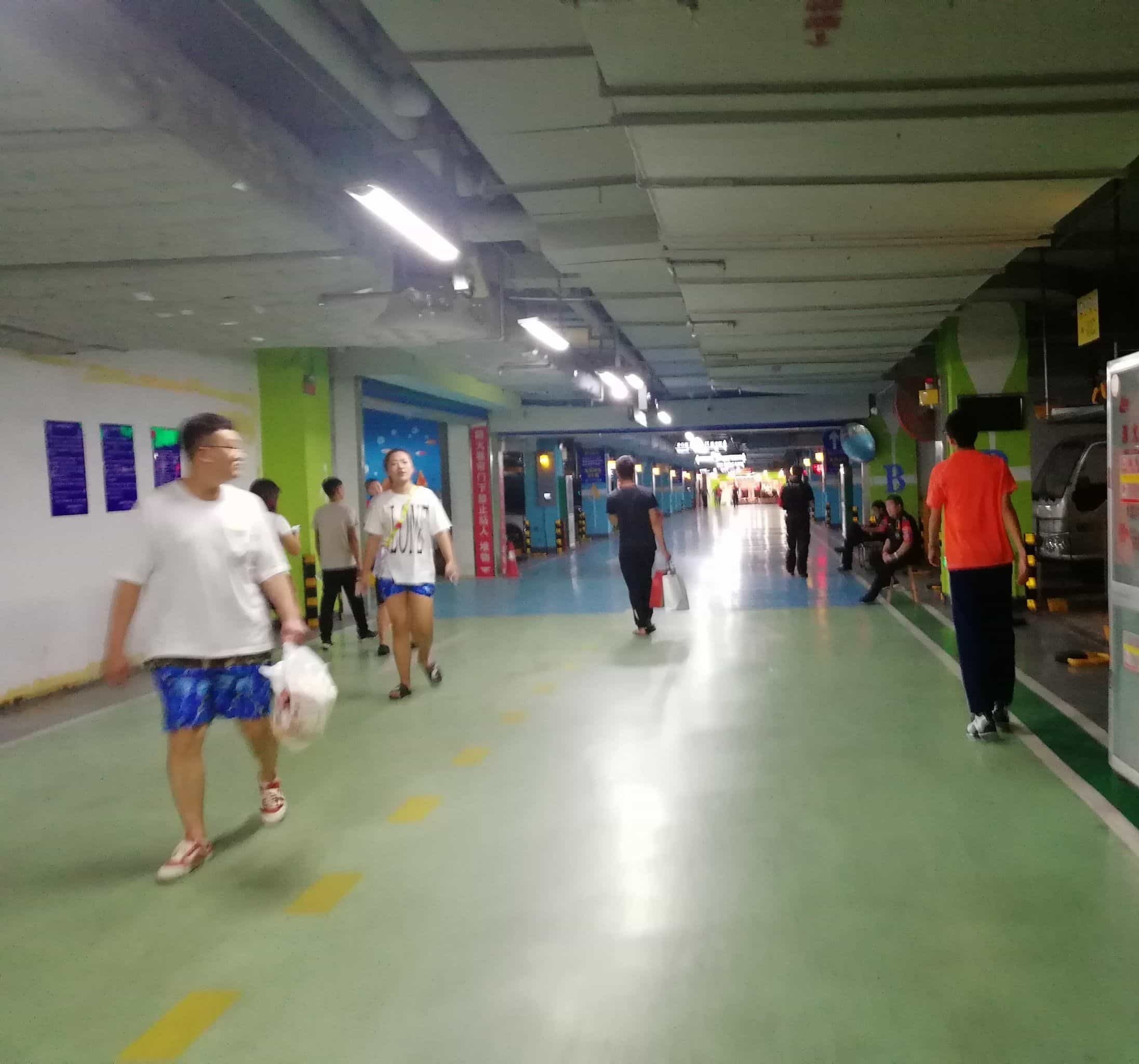 宝盛广场-地上停车场