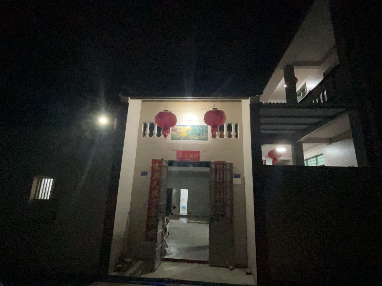 东郊镇中南村委会东田上村16号