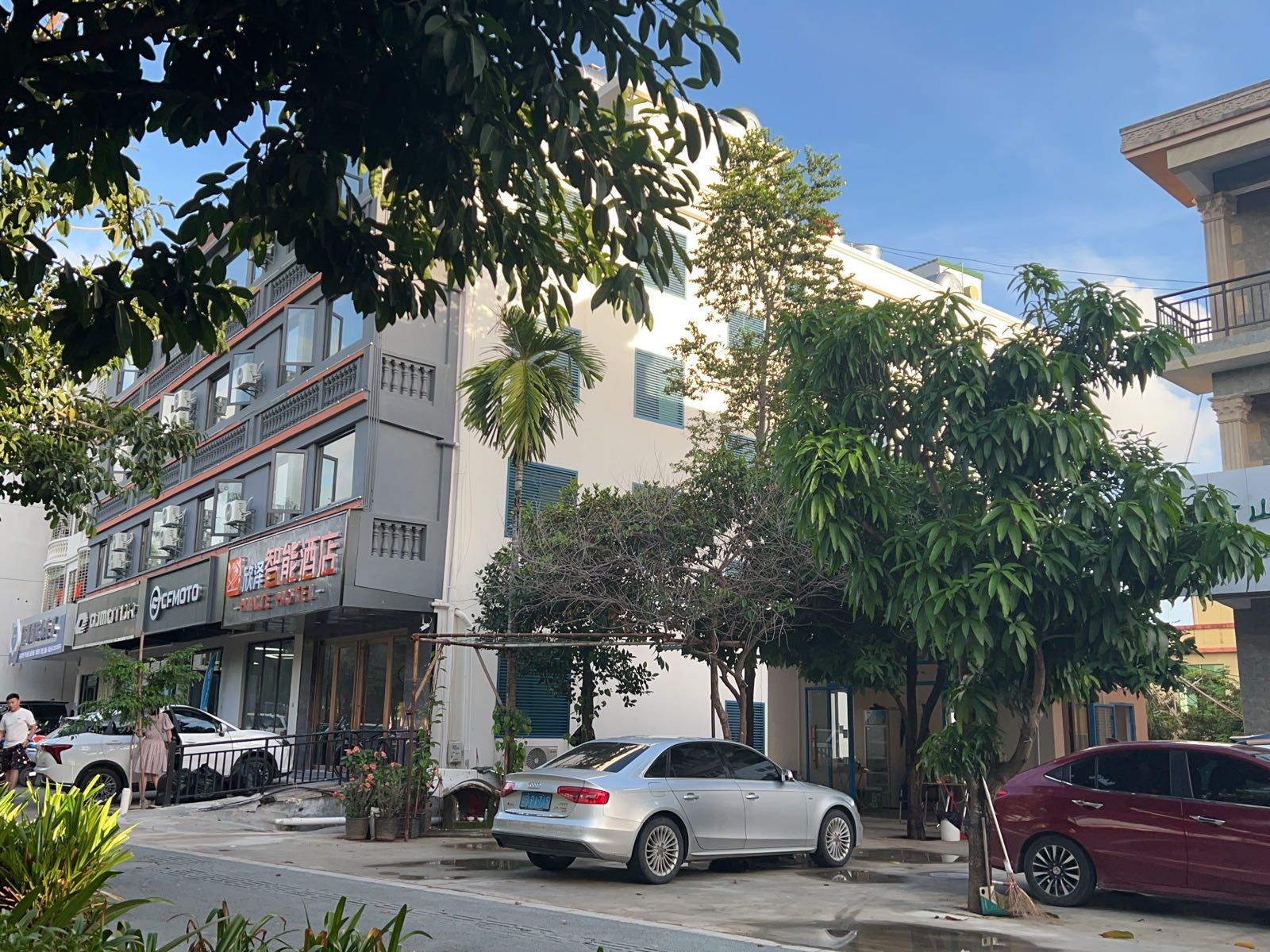 三亚市曜阳田园康养小镇接待中心