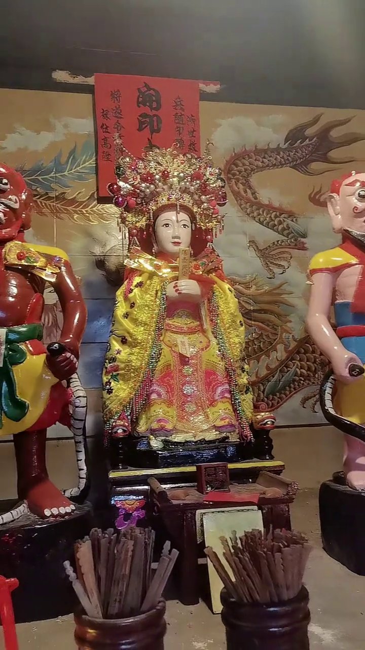 龙婆西湖庙