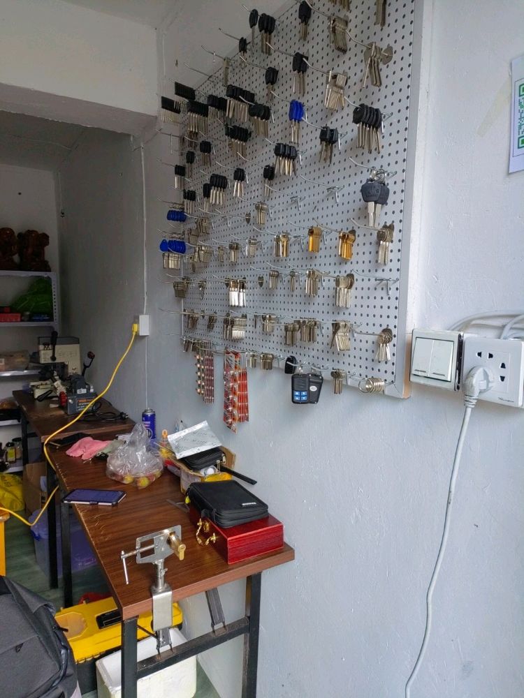 朱姐开锁配汽车钥匙