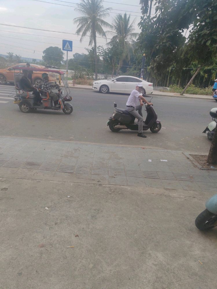 中通快递兔喜快递柜黄流门店