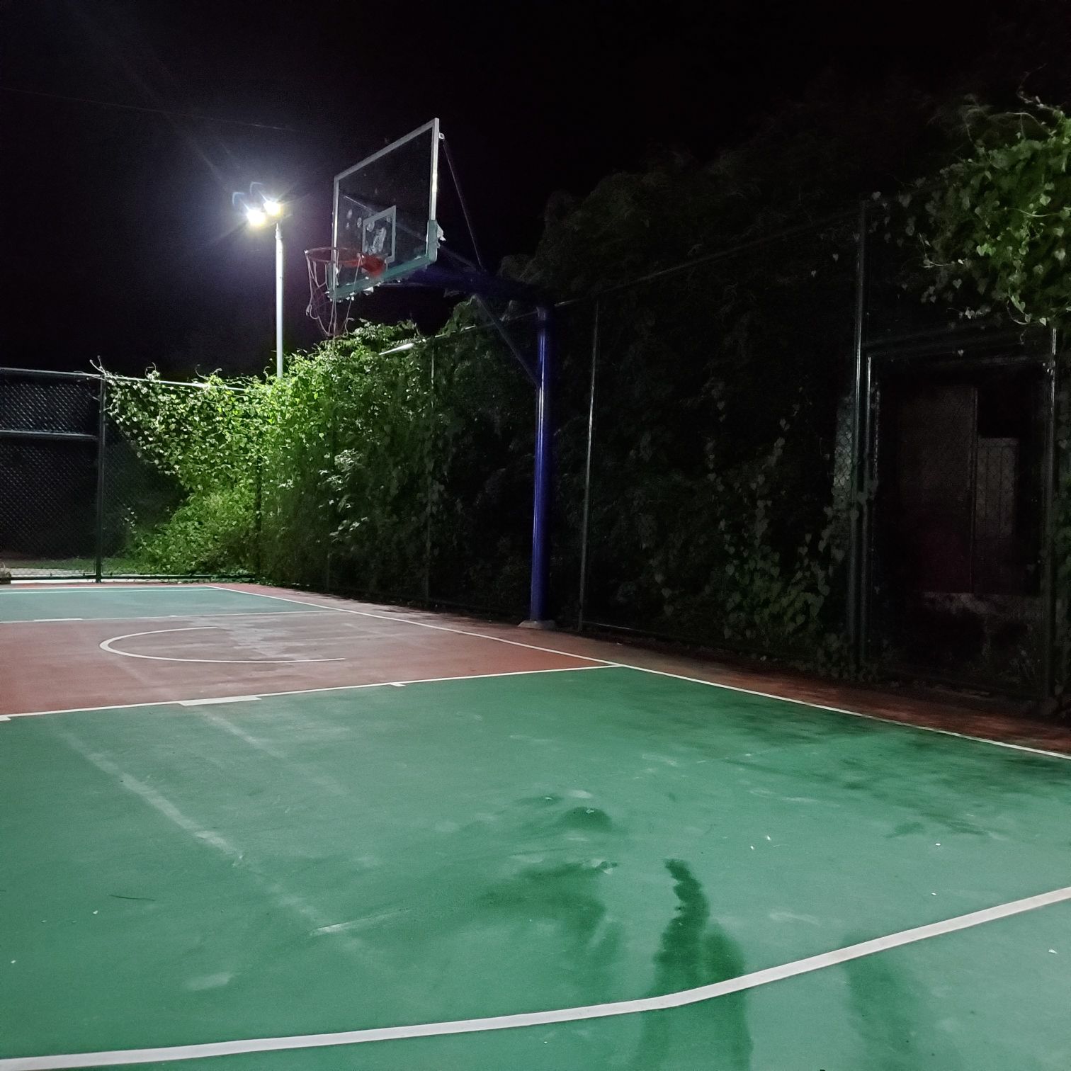 里坑村·半山篮球场