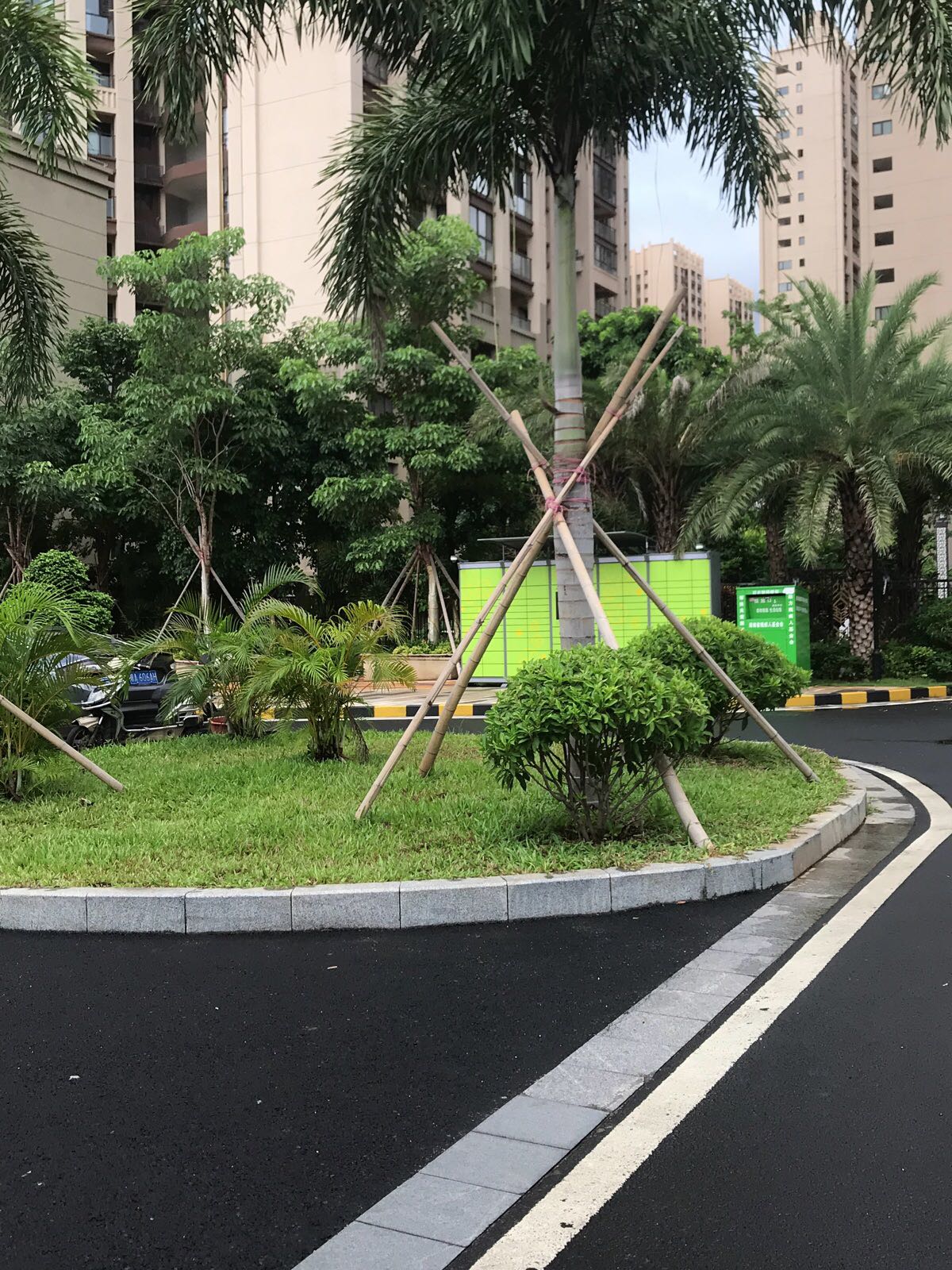 海南恩祥新城北大华府A区-西门