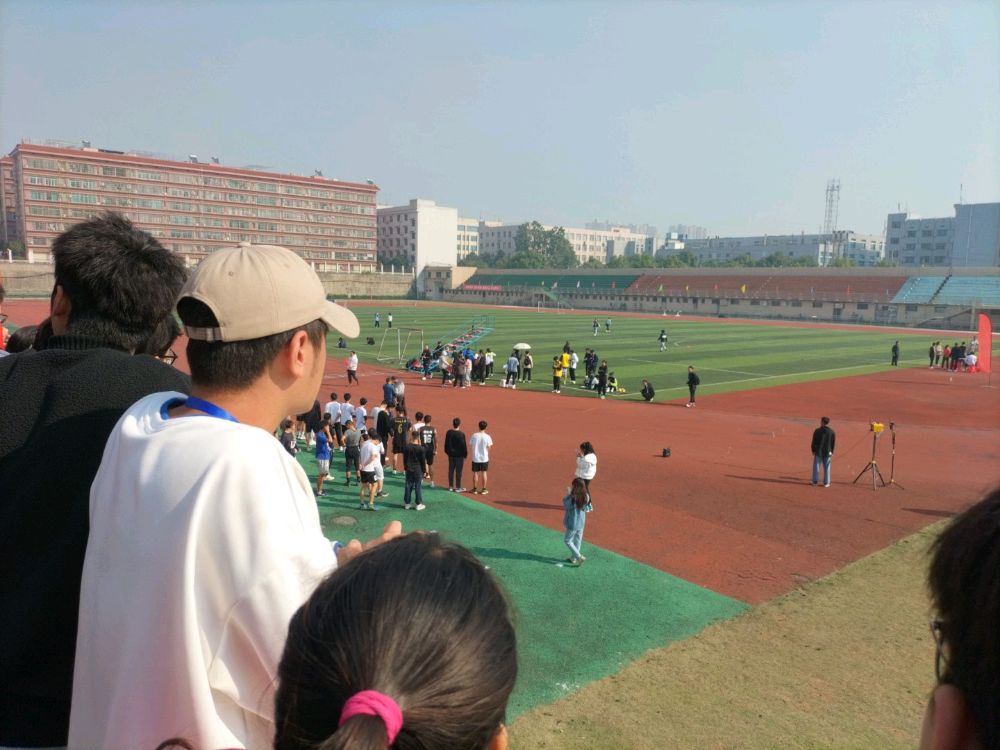 湖南人文科技学院-田径场