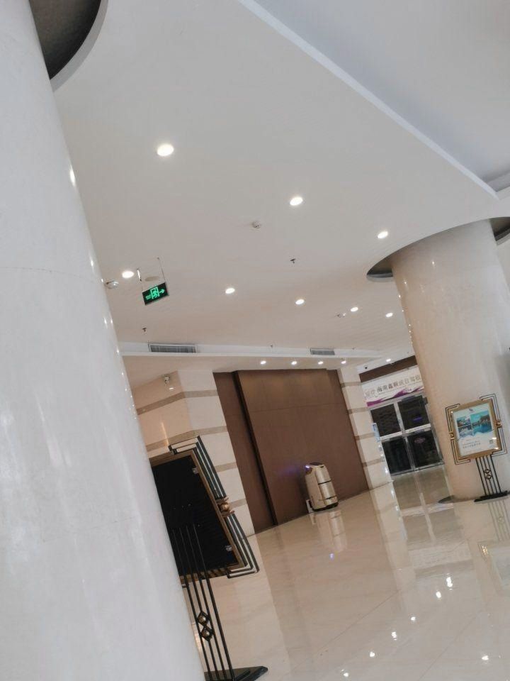 美华荷泰酒店大堂吧