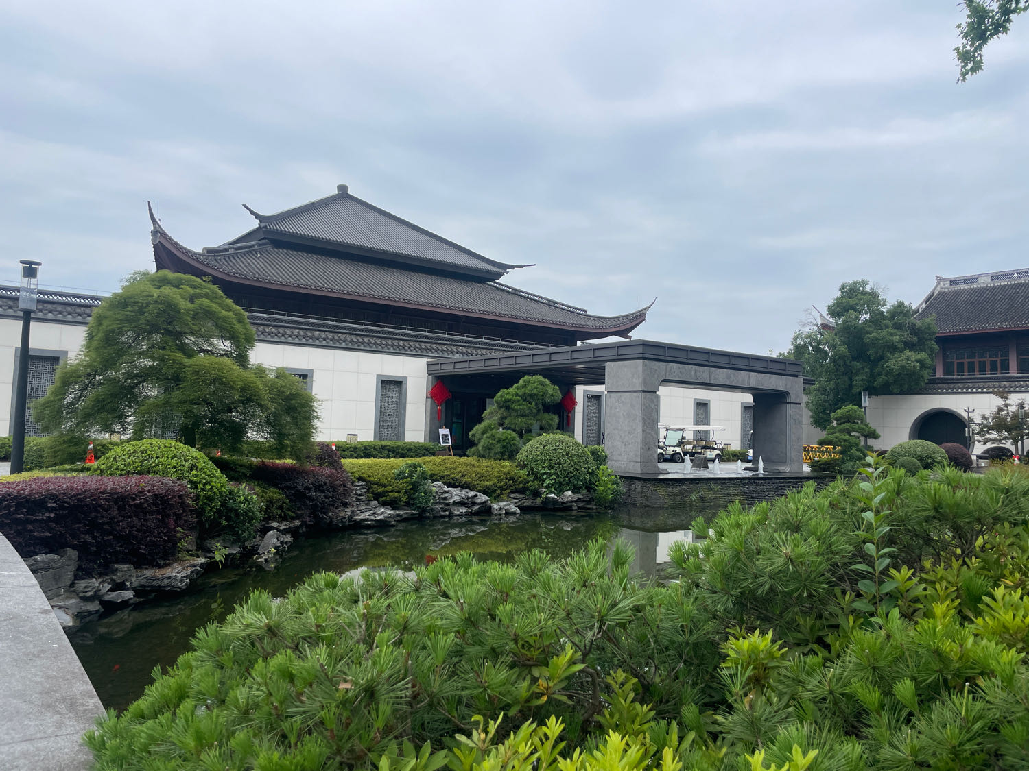 绍兴饭店正门(大堂)环境