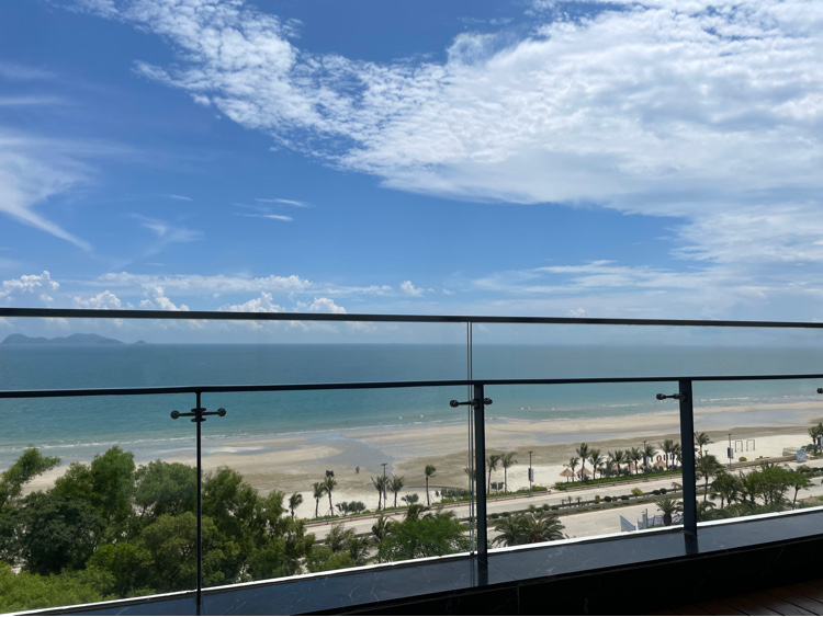 双月湾悬崖艺术馆