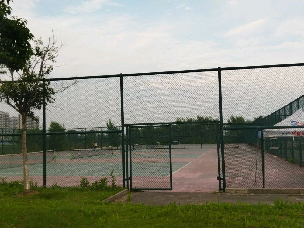 安徽理工大学-信义网球场