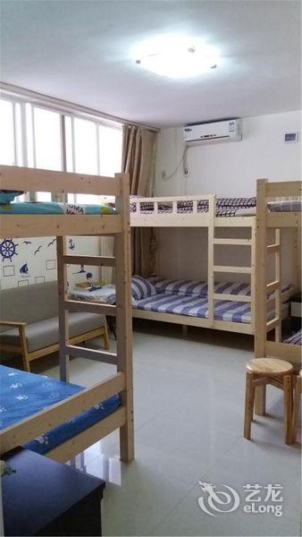 美兰拾年青年民宿(海口美舍中路店)