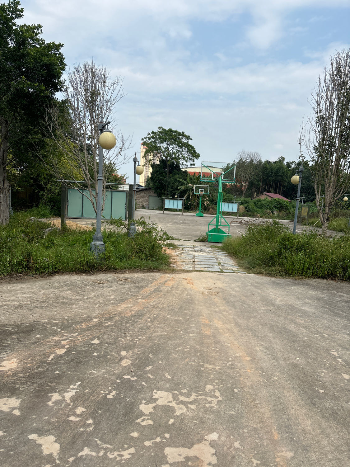 泉西塘篮球场