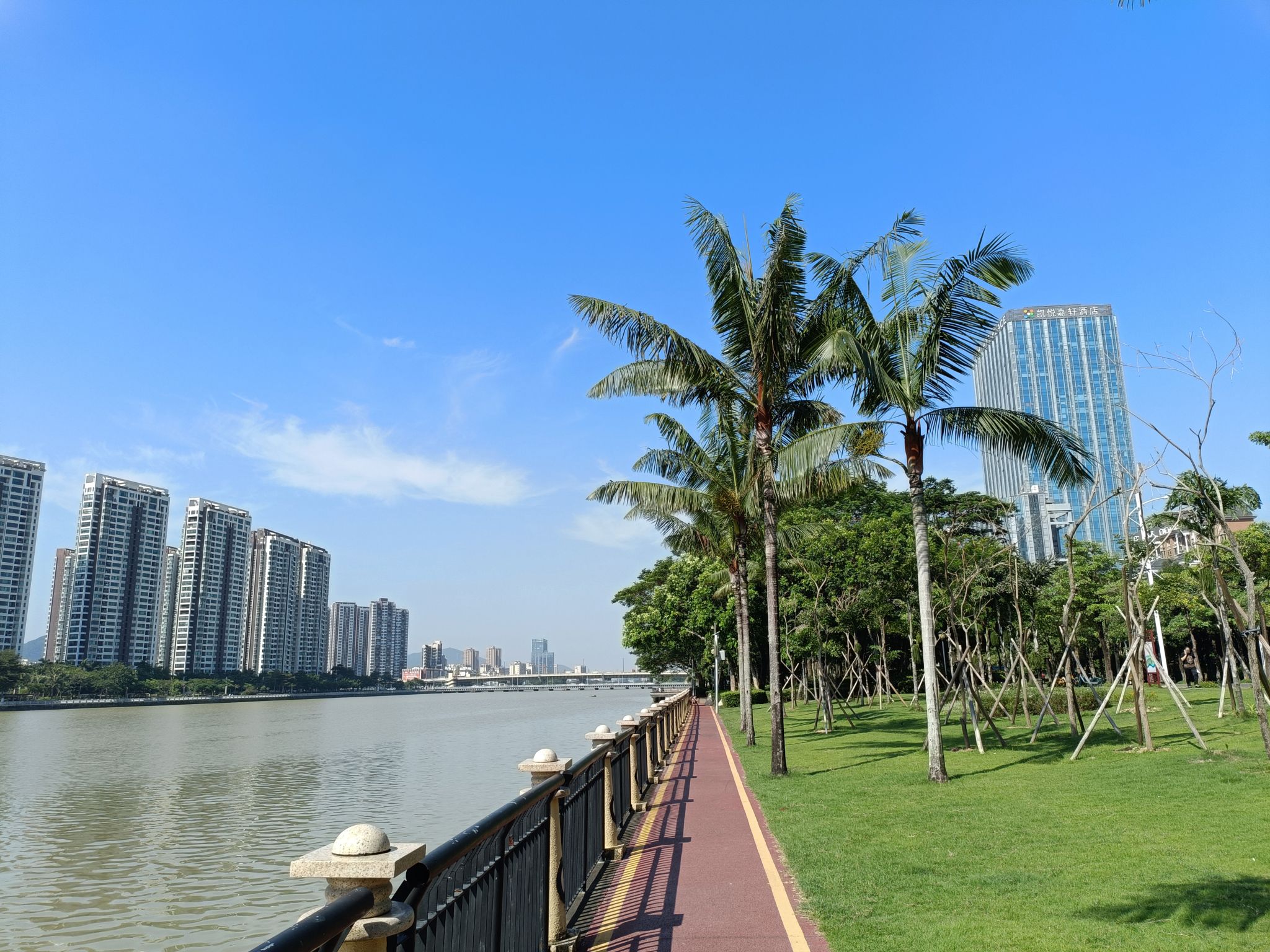 前河北路沿河公园