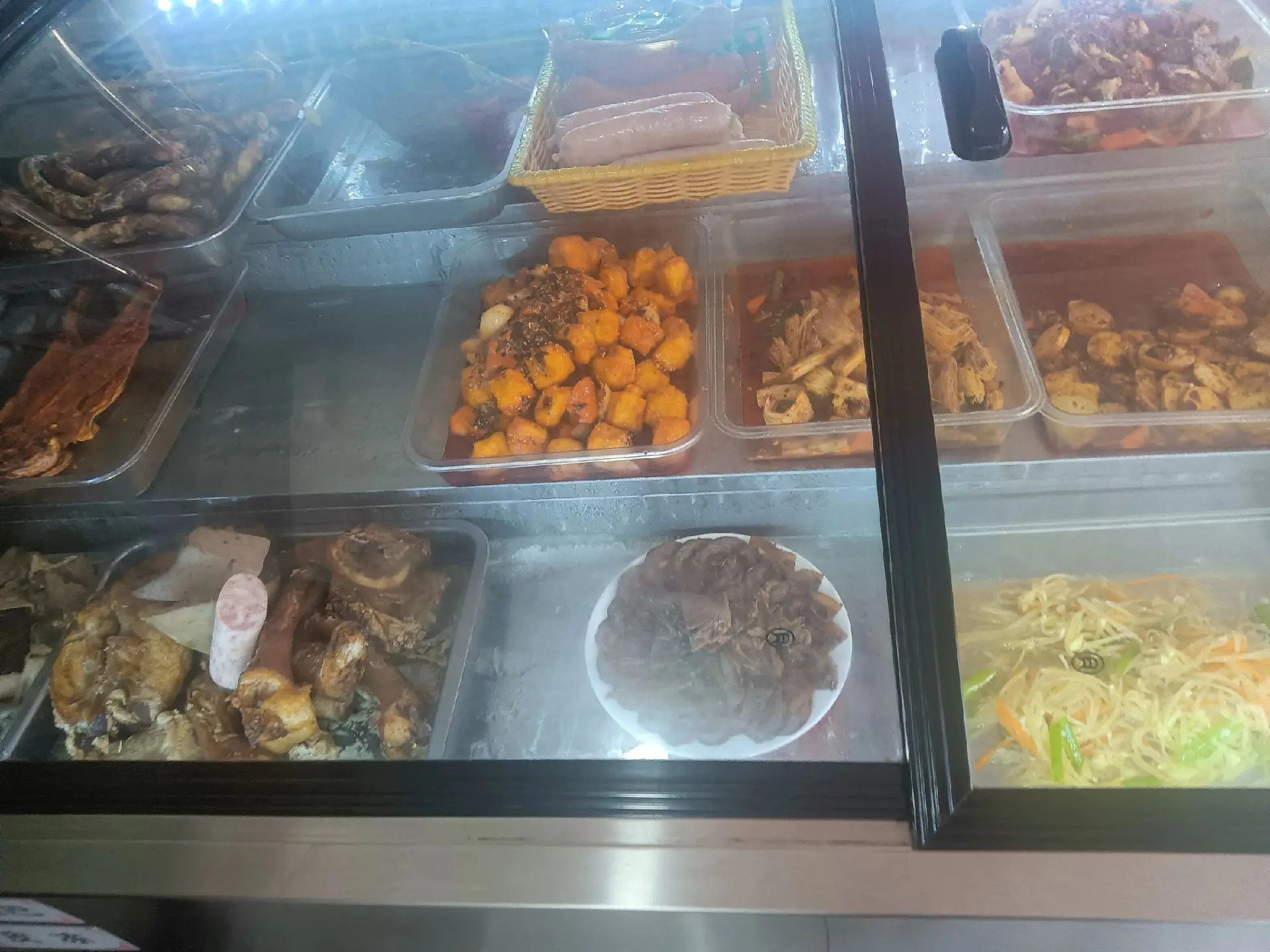 金英子朝族冷面馆(长新街店)