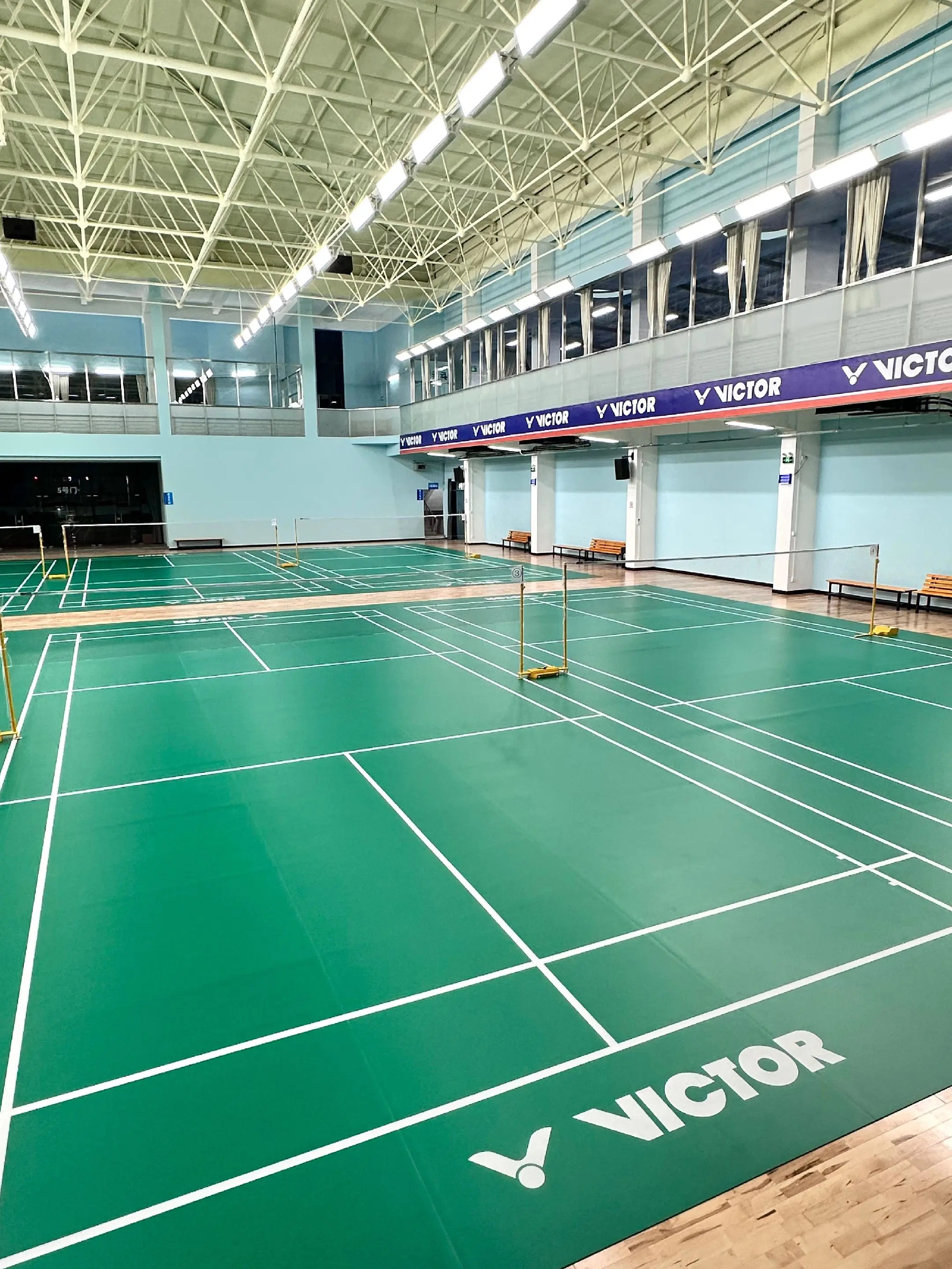 威克多·晨曦羽毛球馆
