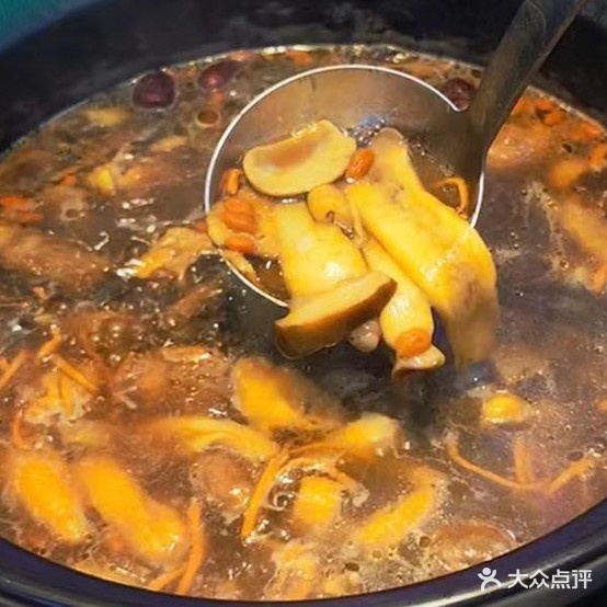 悦悦红七彩菌王鸡(梧州高旺万达广场店)