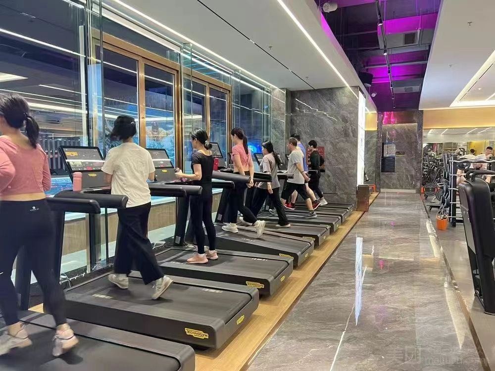 爱马仕游泳健身(南城街道店)