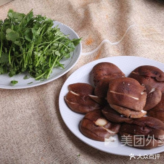 田氏黄焖鸡米饭菜饭骨头汤(银河店)