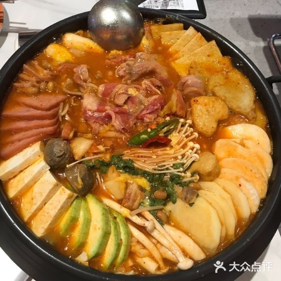 锅几锅几·韩式料理(宝山日月光中心店)