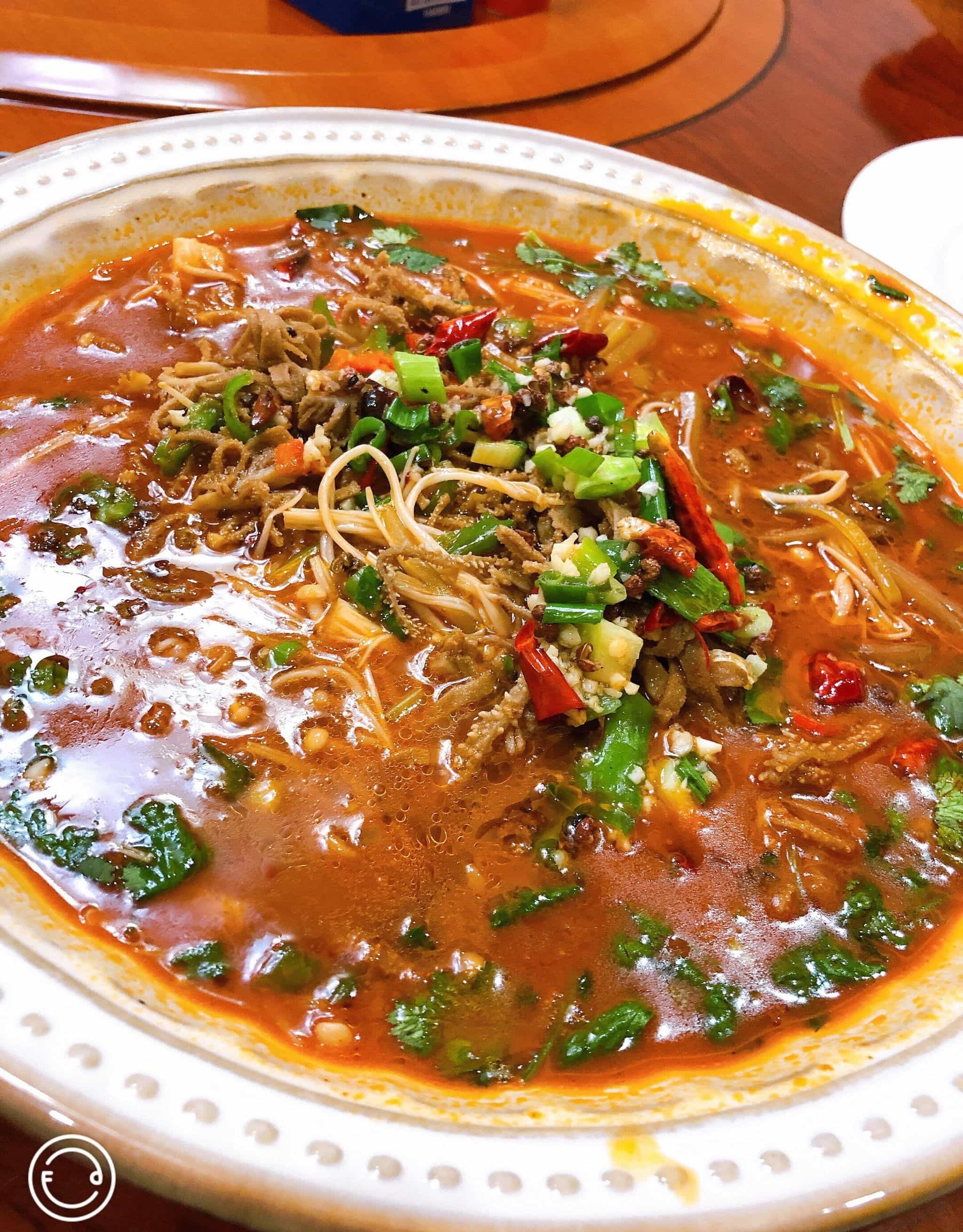 泉临小镇(山水龙城松石居店)