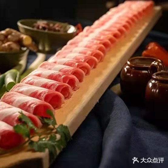 渝景榕洞火锅店