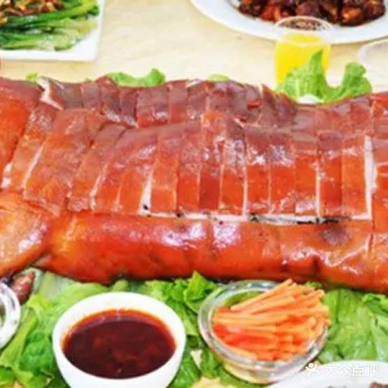 天下客考全羊烤乳猪(冠都店)