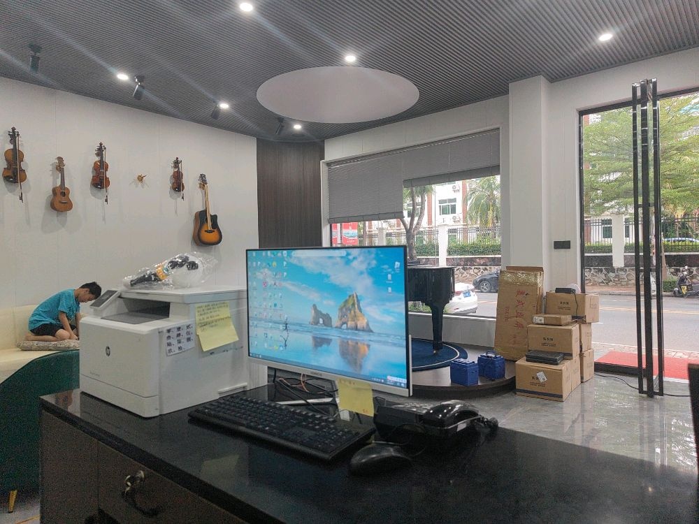 华声琴行(东府南路店)