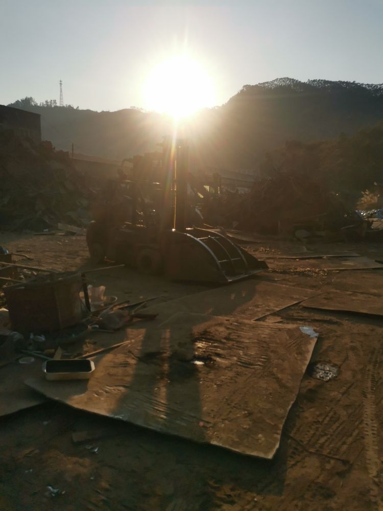 桂发废铁回收场
