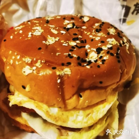 超级佐治牛肉汉堡(怡兴苑店)