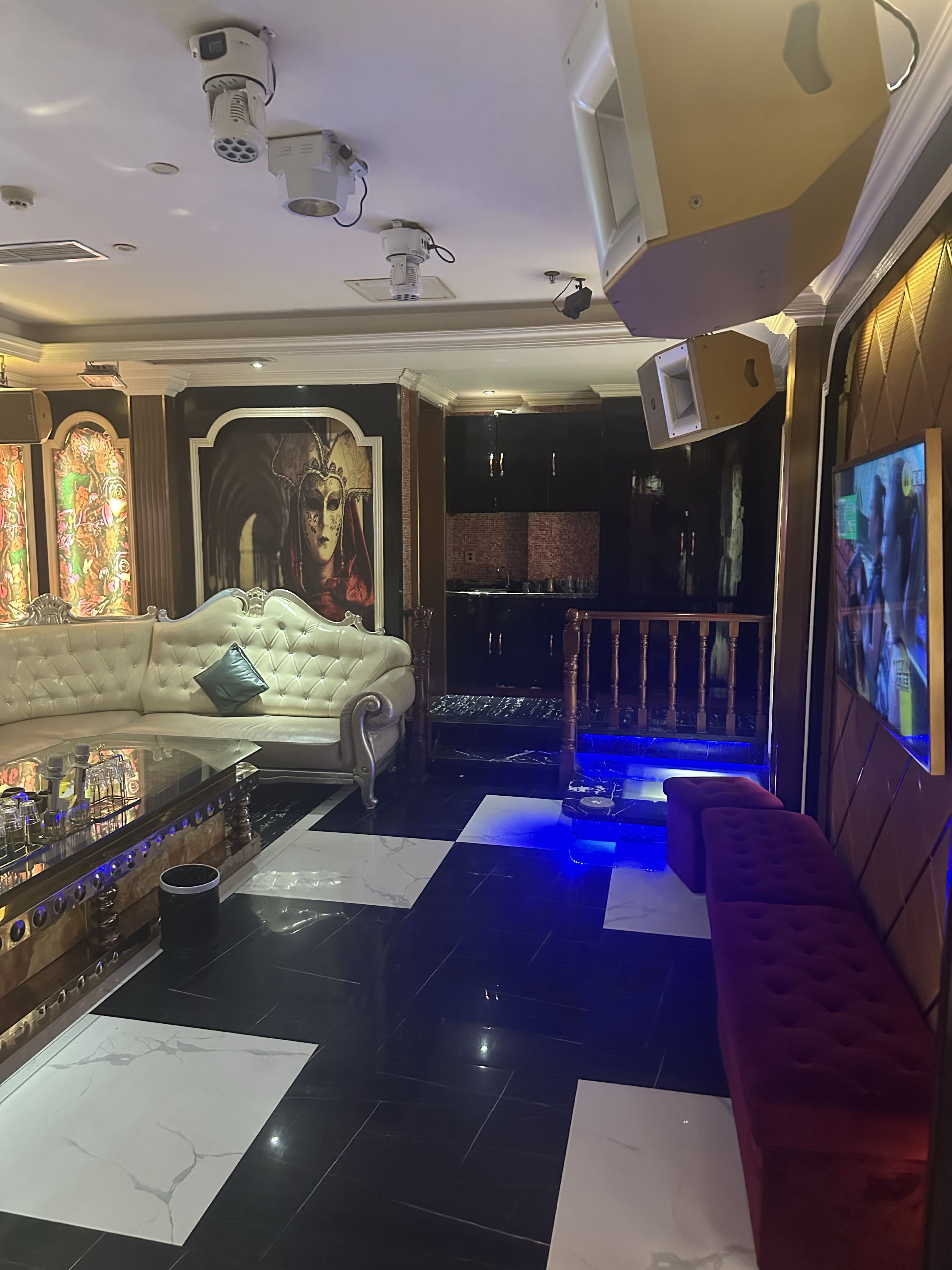 摄界2KTV