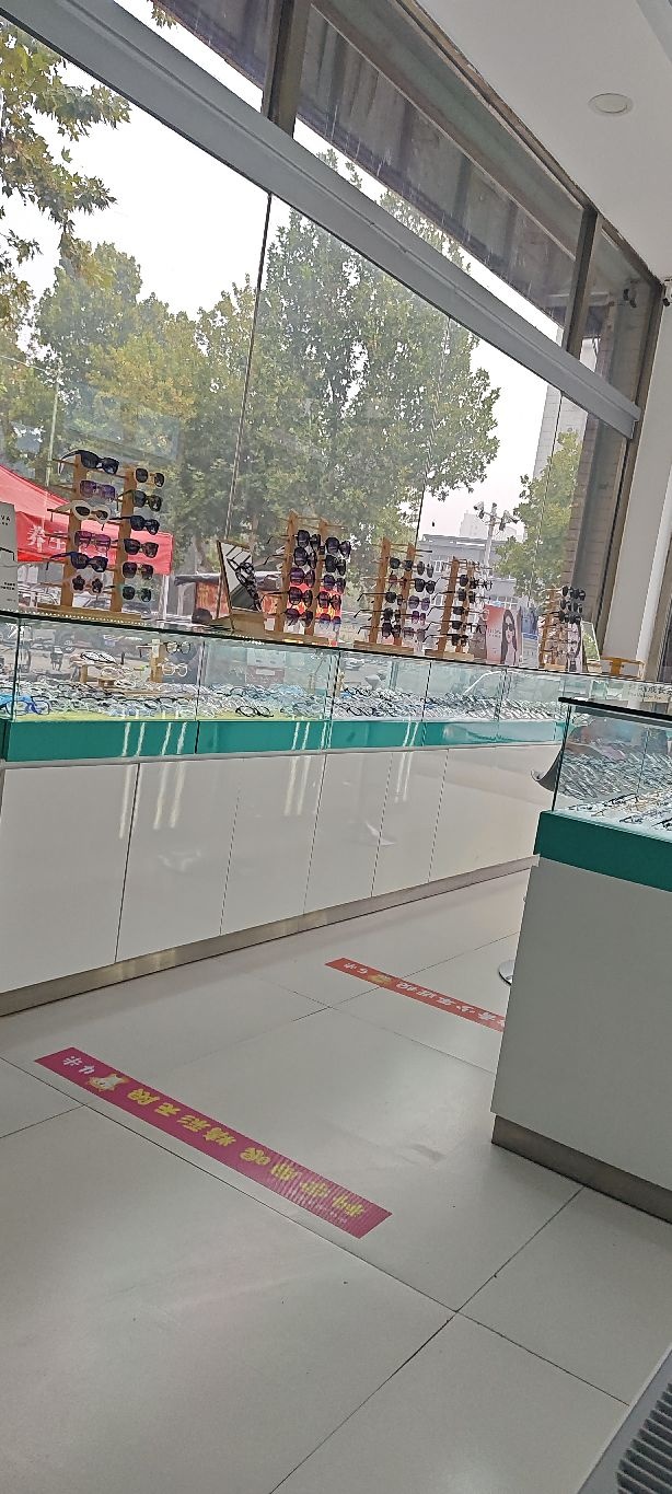同亮眼镜(站前街店)