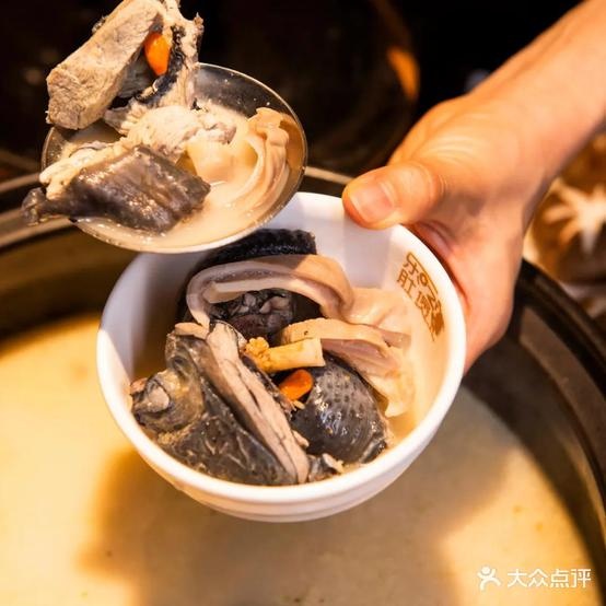 乐吃肚煲鸡(天门奥莱广场店)