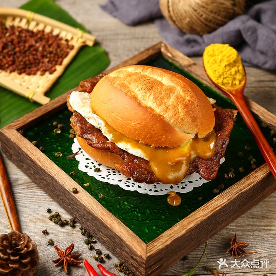 澳门葡梦季·猪扒包(太古里晶融汇店)