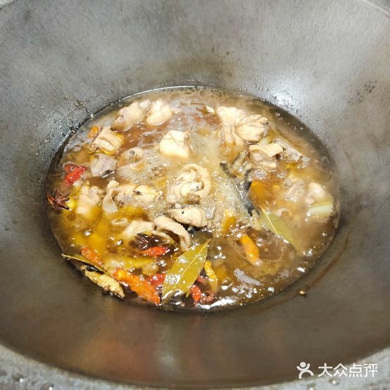 东北铁锅炖(亨美店)