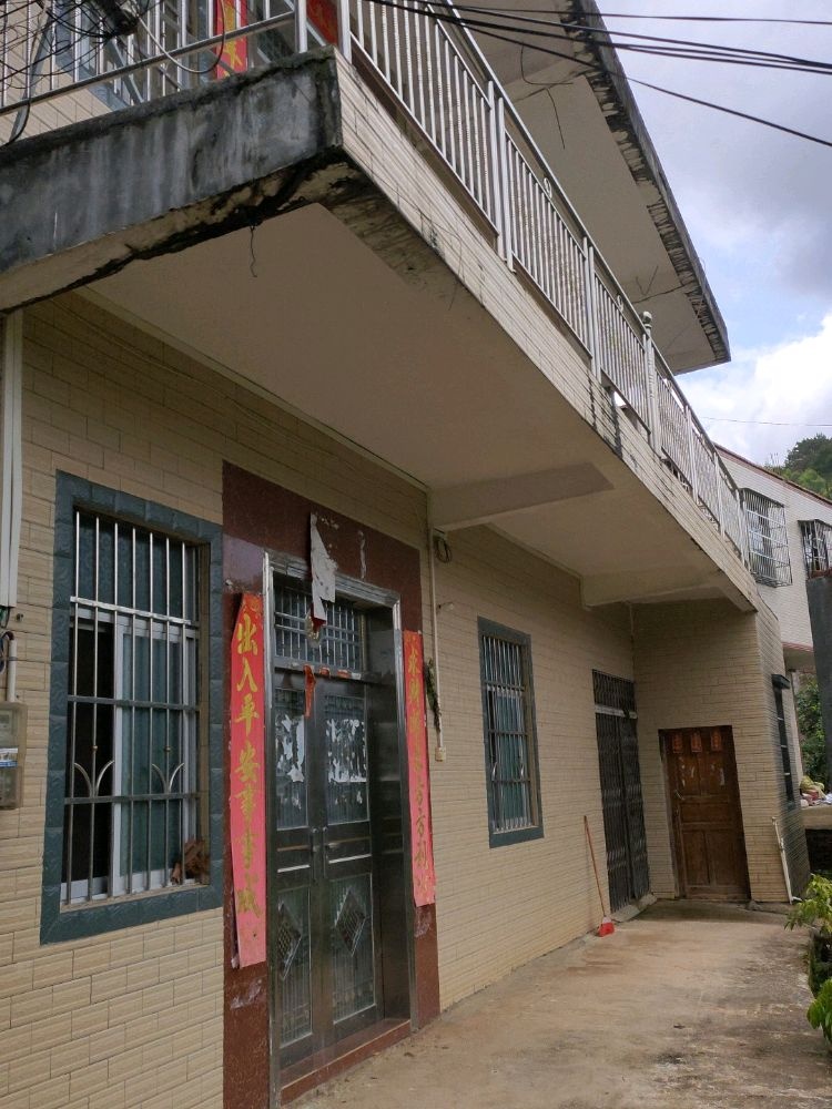 灵山县那隆镇黄九妹果苗场