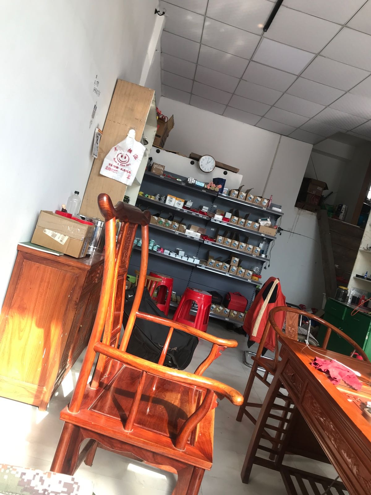 邹邹渔具店