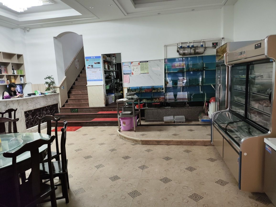 向东海鲜楼(下磨小区店)