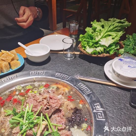 老北京羊李子锅(宏图街店)