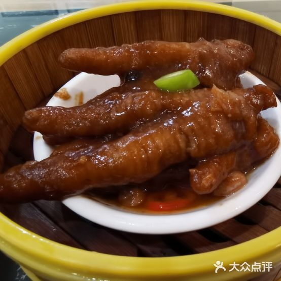 香港生龙(长沙IFS国金中新店)
