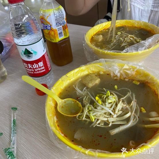 华丰美食广场(华丰国际商贸城店)