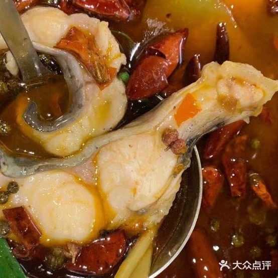 八摆摆·藤椒鱼火锅(宝龙城店)