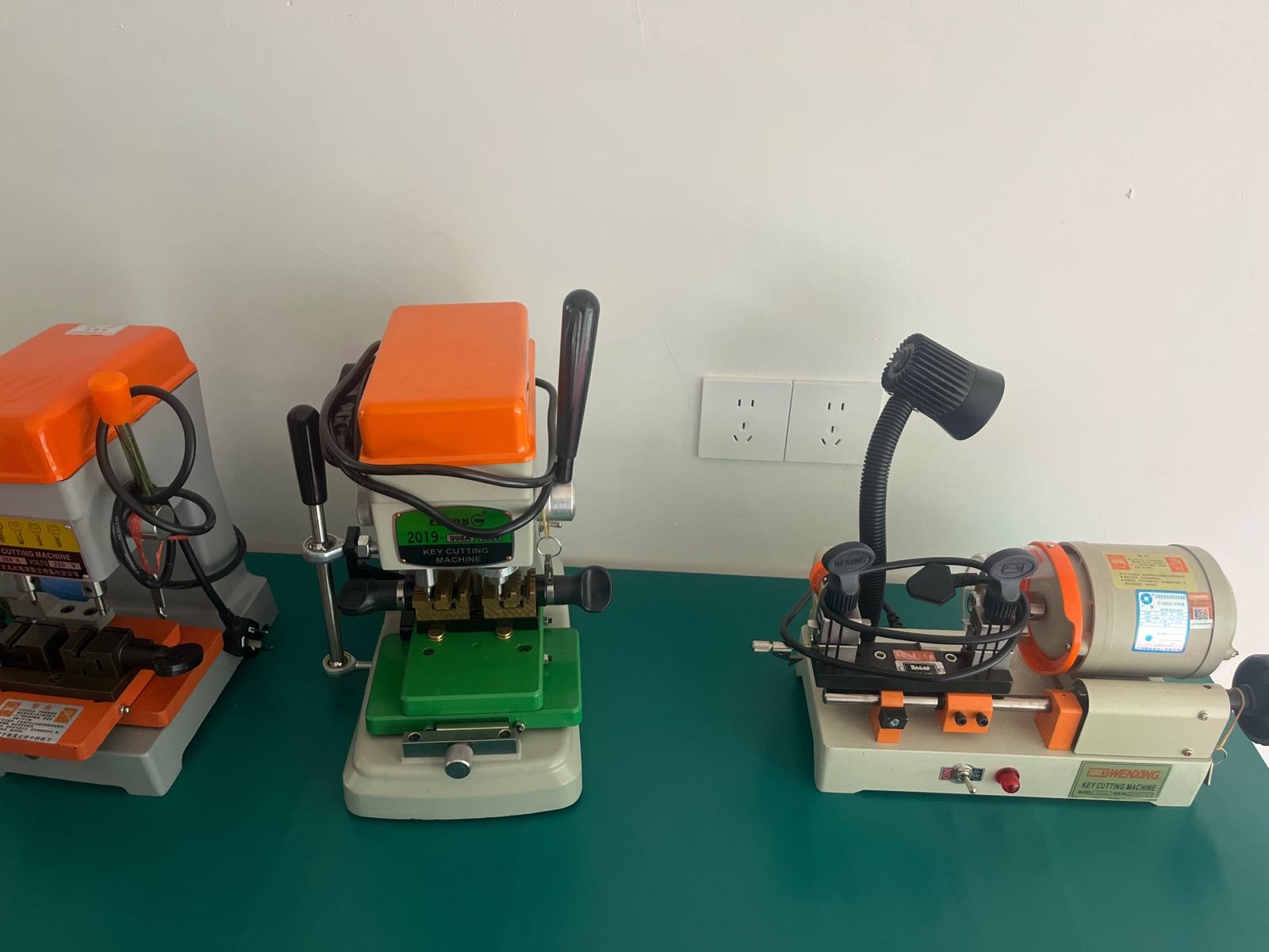 开锁换锁配钥匙