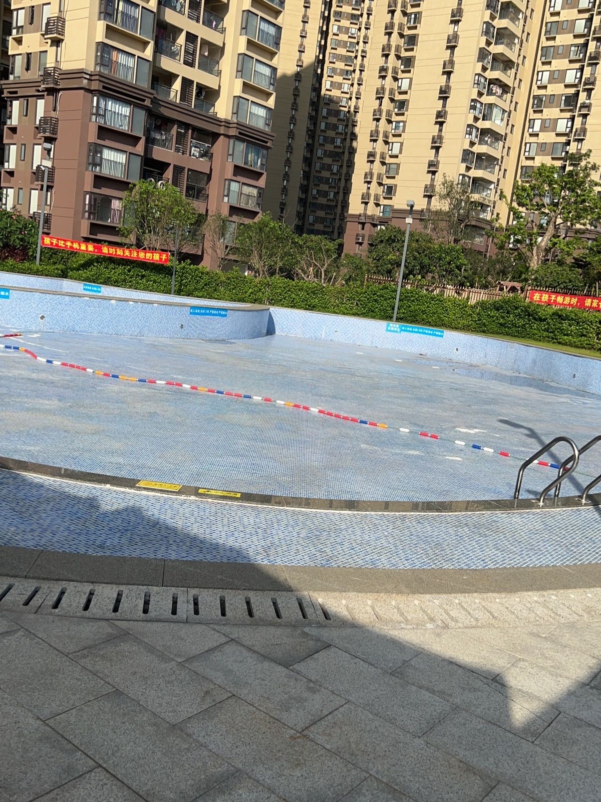 万科东新翡翠松湖-游泳池